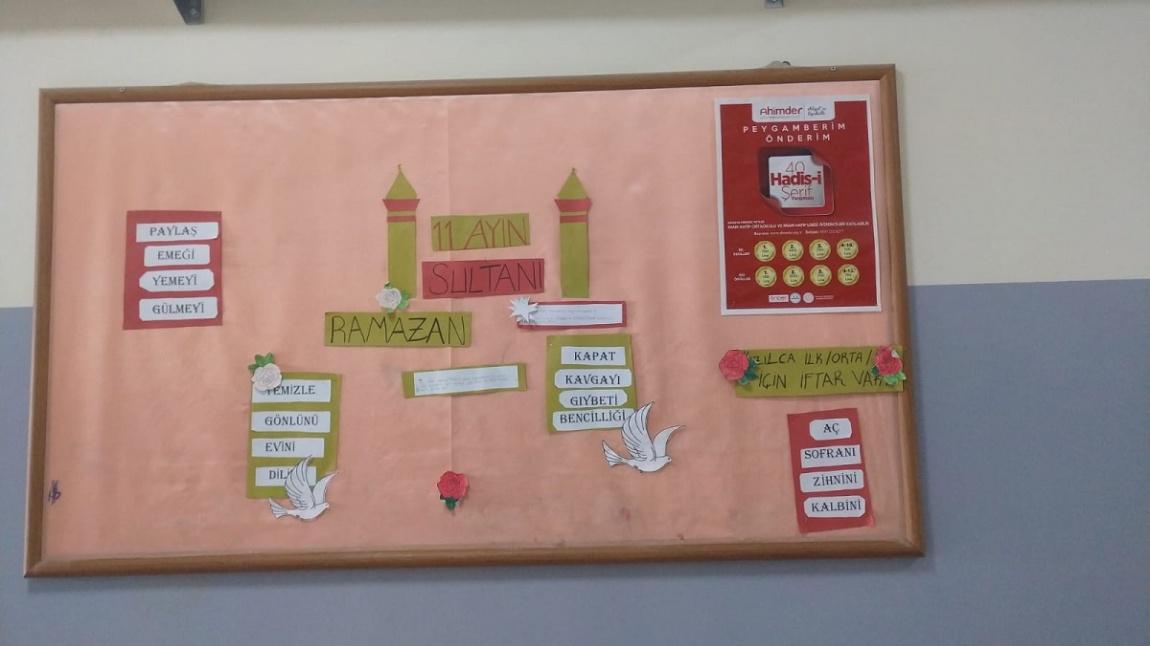 İmam Hatip Ortaokulu Öğrencilerimiz 11 Ayın Sultanı RAMAZAN AYI Panosu Hazırladılar