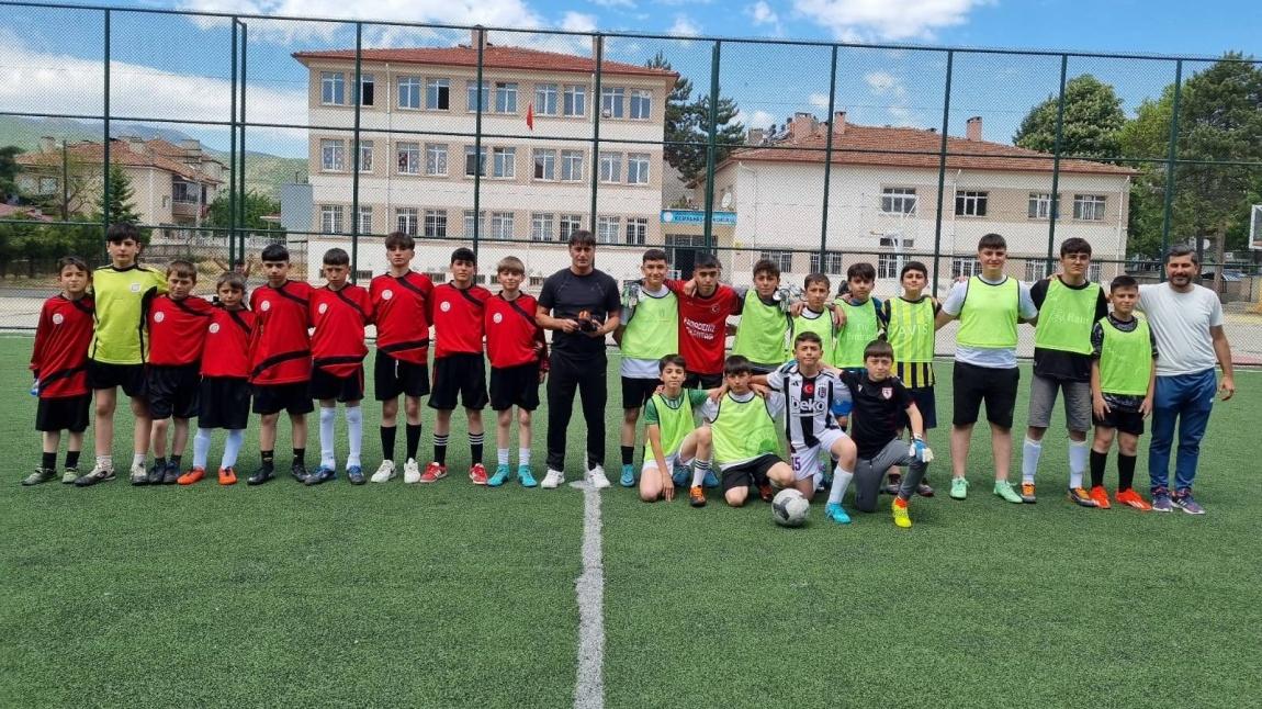 Okulumuz Futbol Takımı Türkiye Yüzyılı Maarif Modeli Futbol Turnuvasında ÜÇÜNCÜLÜK Kupasını Kazandı
